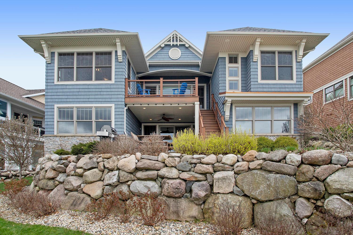 Image 2: 68458 Waterfront Dr-large-002-018-All Sp