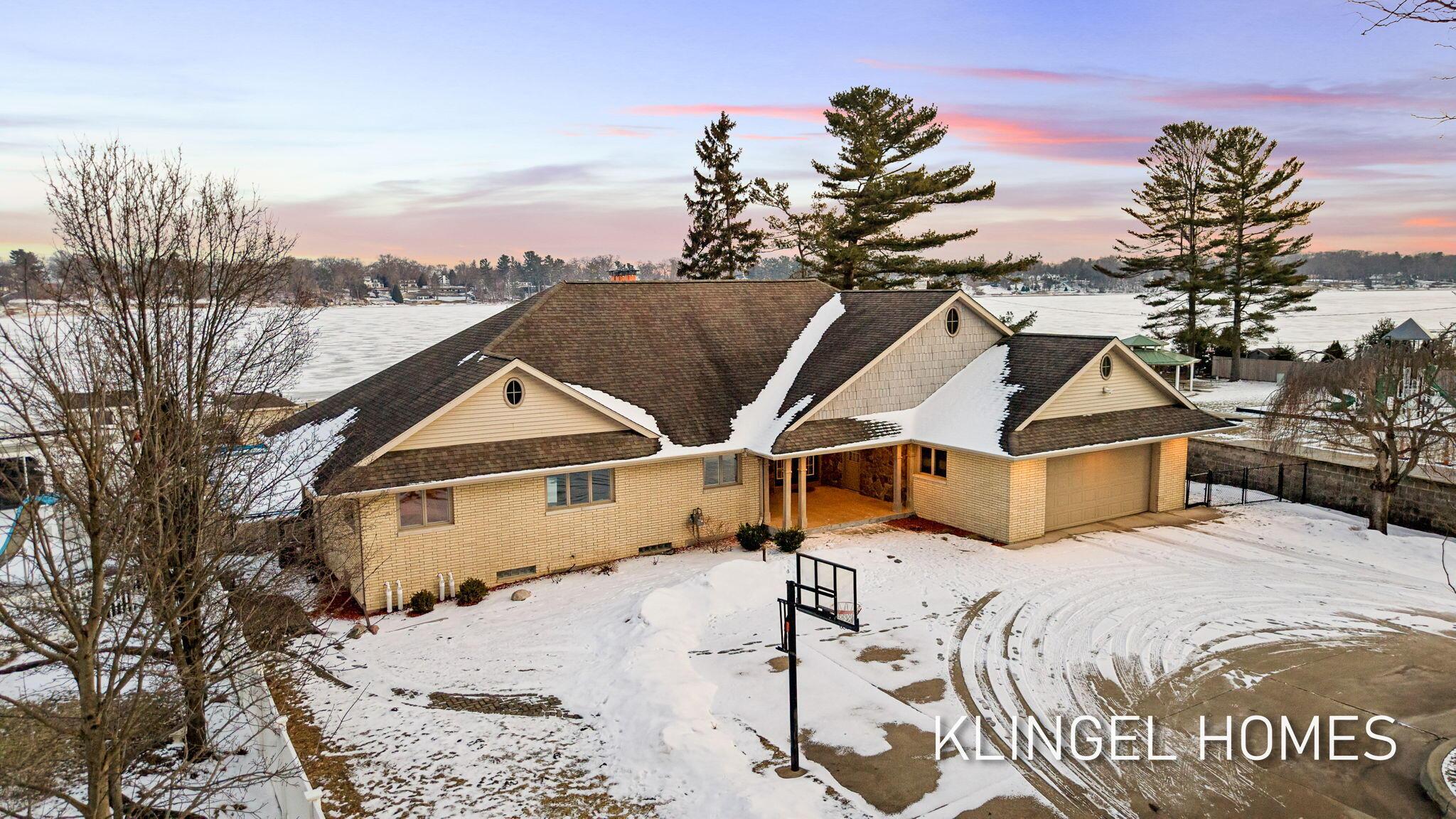 Image 3: 154-web-or-mls-530-glenwood-ave