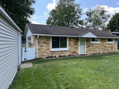 6375 Lakeshore