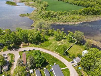 277 Lakeside Drive