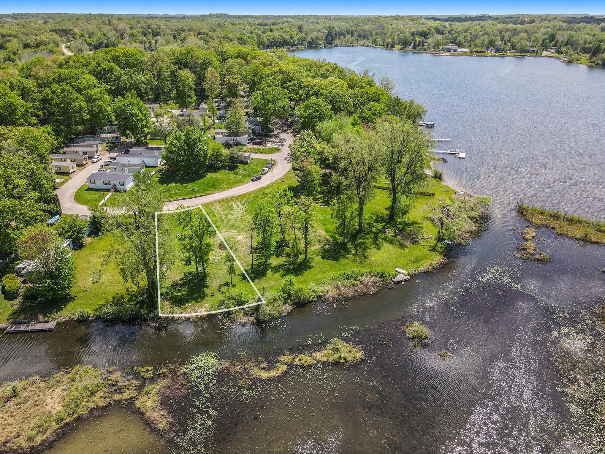Image 3: Facing South w/approx. property lines