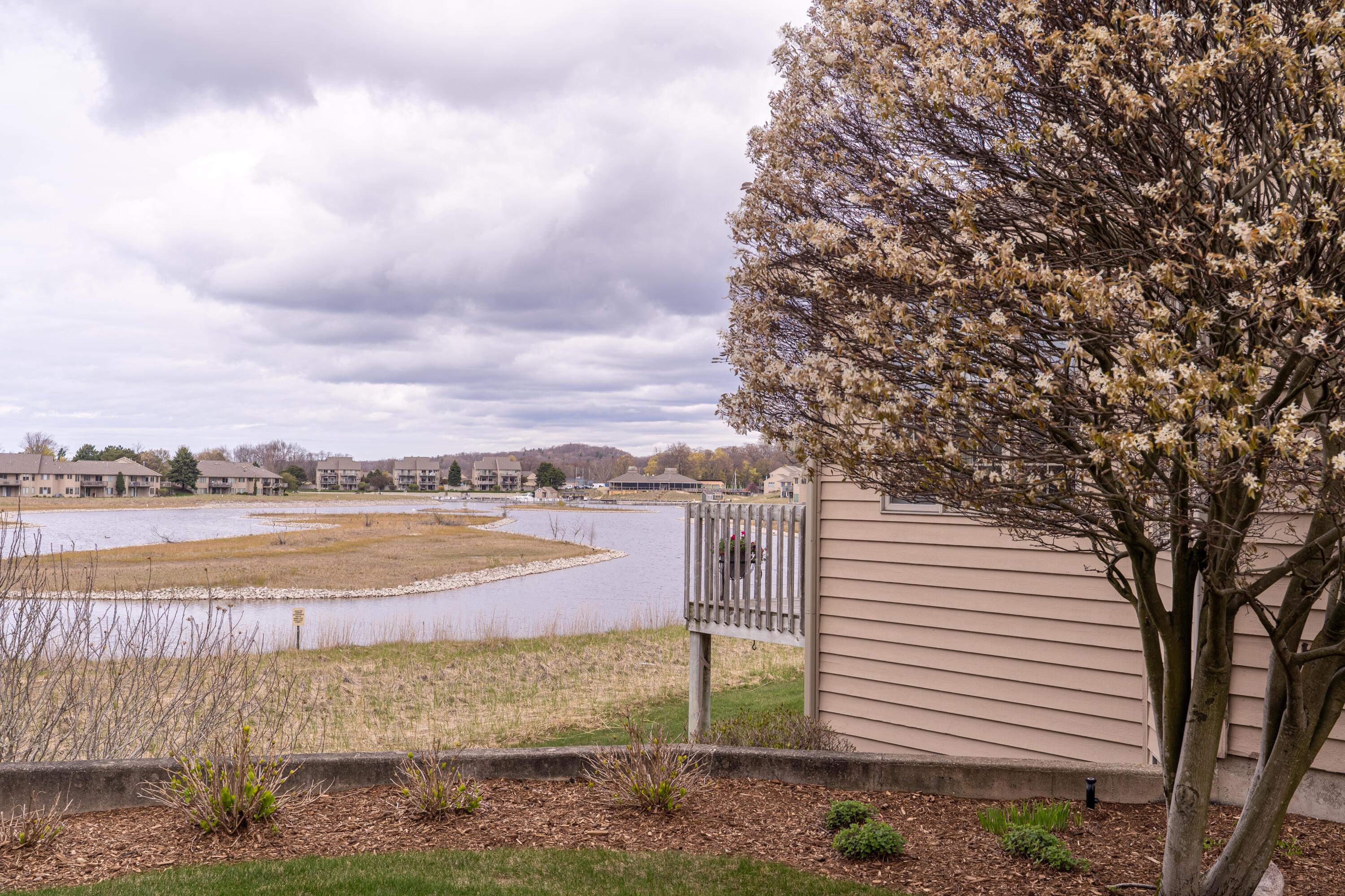 Image 3: 1659-E-Harbour-Towne-3