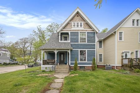 1122 Main Street