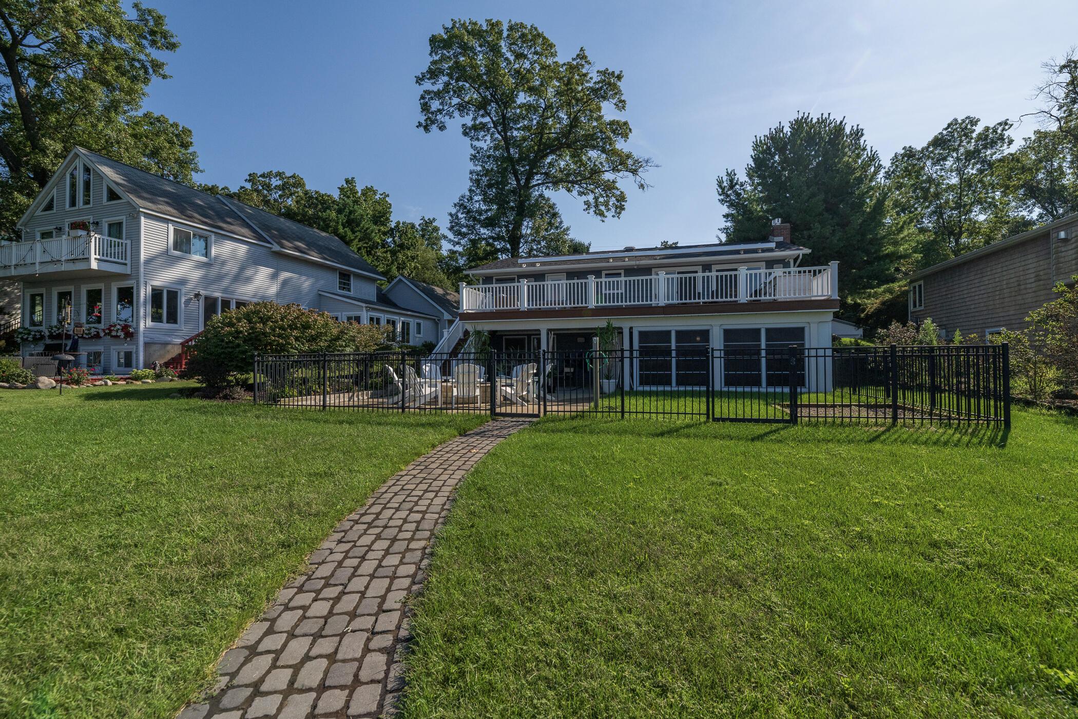 Image 1: 816 Eagle Lake Dr