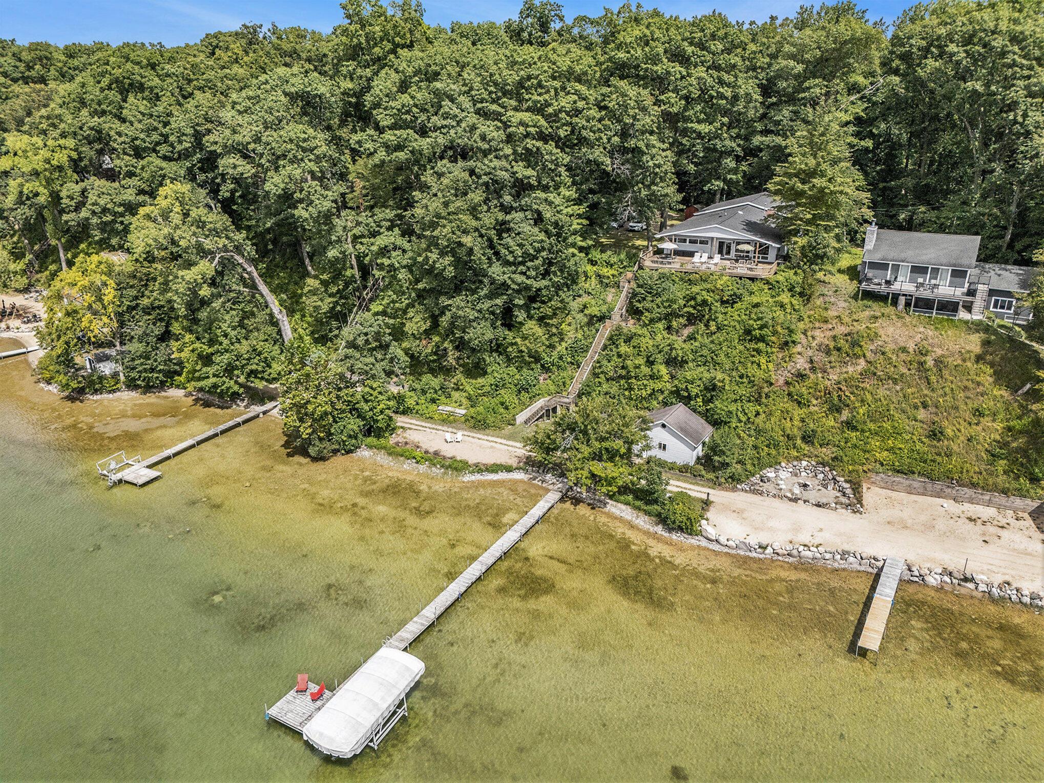 Image 1: 046_dji_fly_20250829_135712_0112_1756491