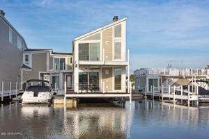 14 Harbor Isle Drive