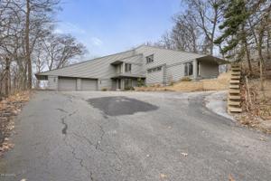 4690 Valleywood Court