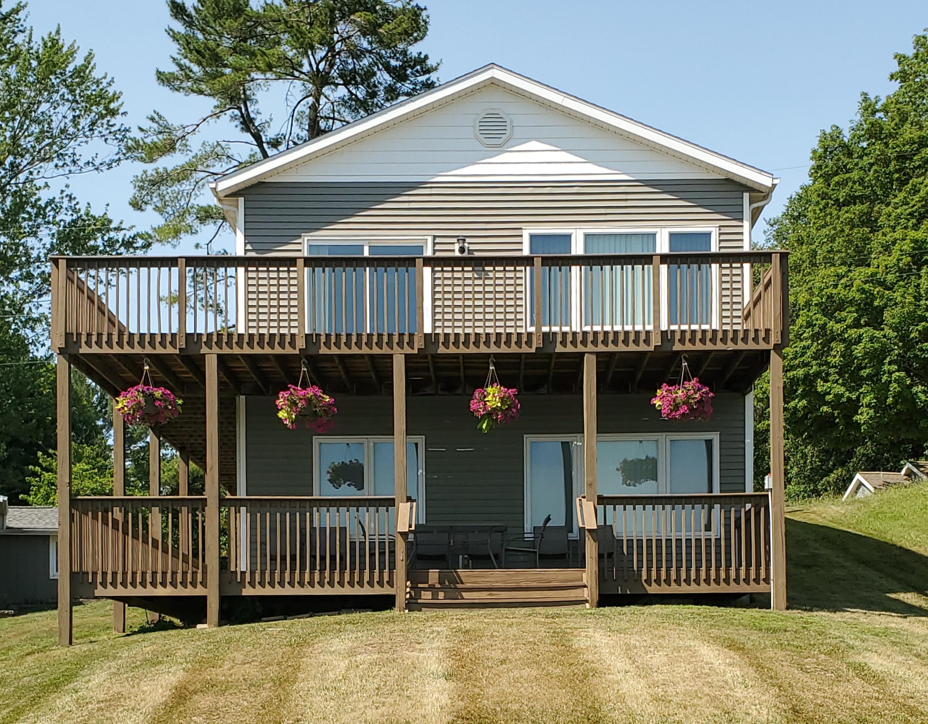 Image 1: exterior
