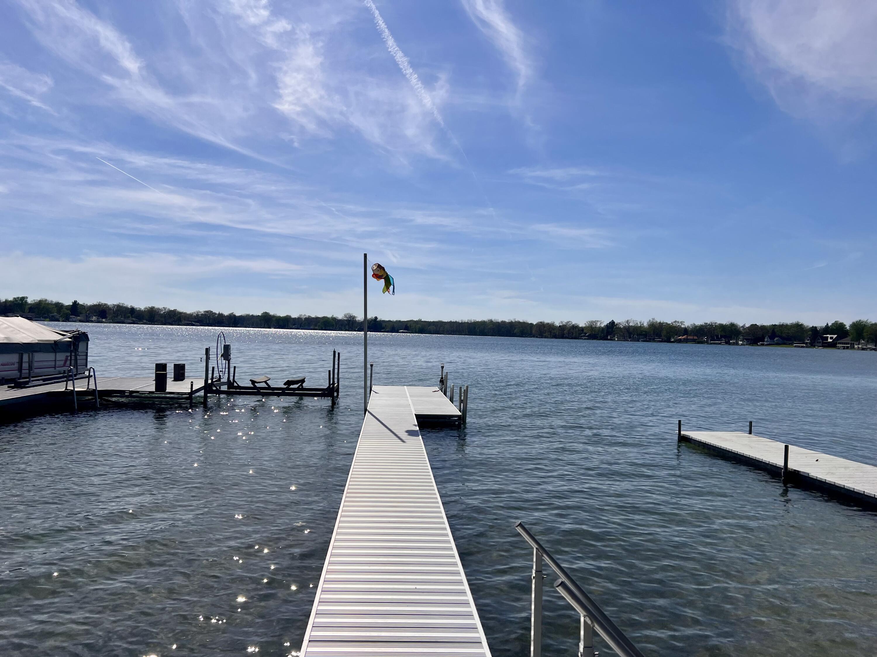 Image 4: dockwater