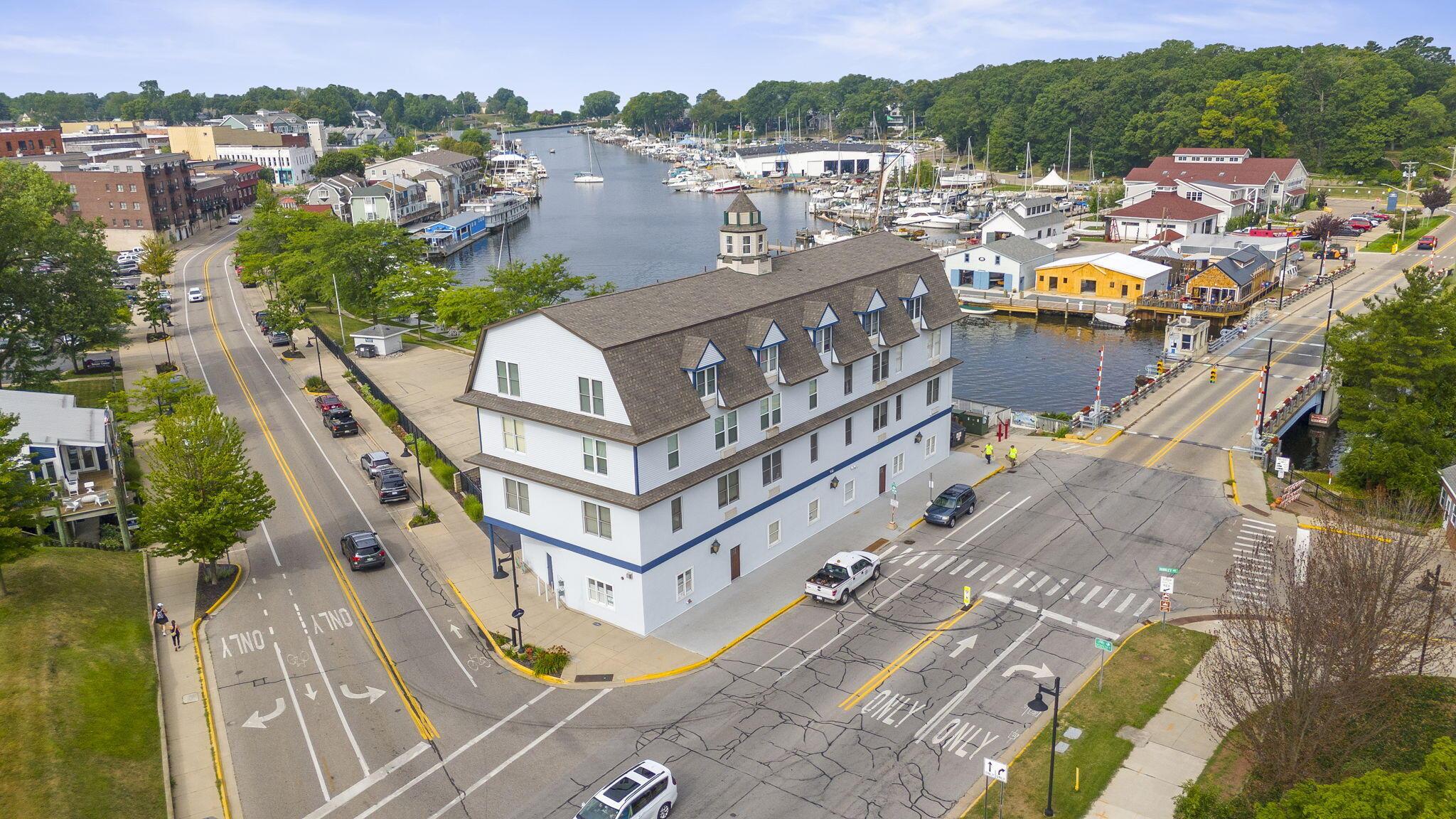 Image 1: 47-web-or-mls-532-dyckman-ave-unit-b1b