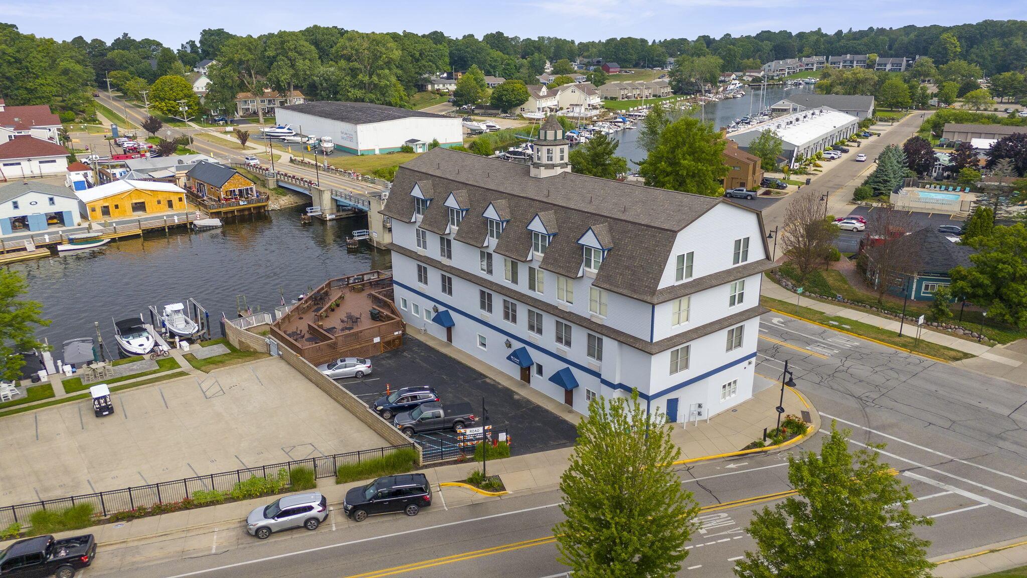 Image 3: 46-web-or-mls-532-dyckman-ave-unit-b1b