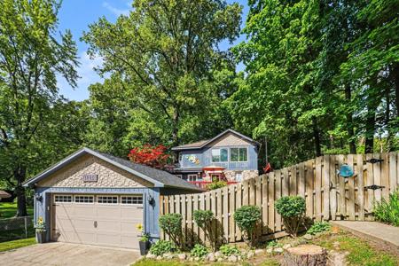 11230 Lakeshore Drive