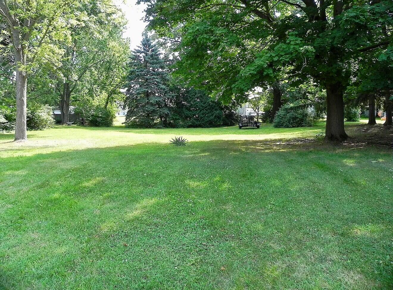 Image 1: r