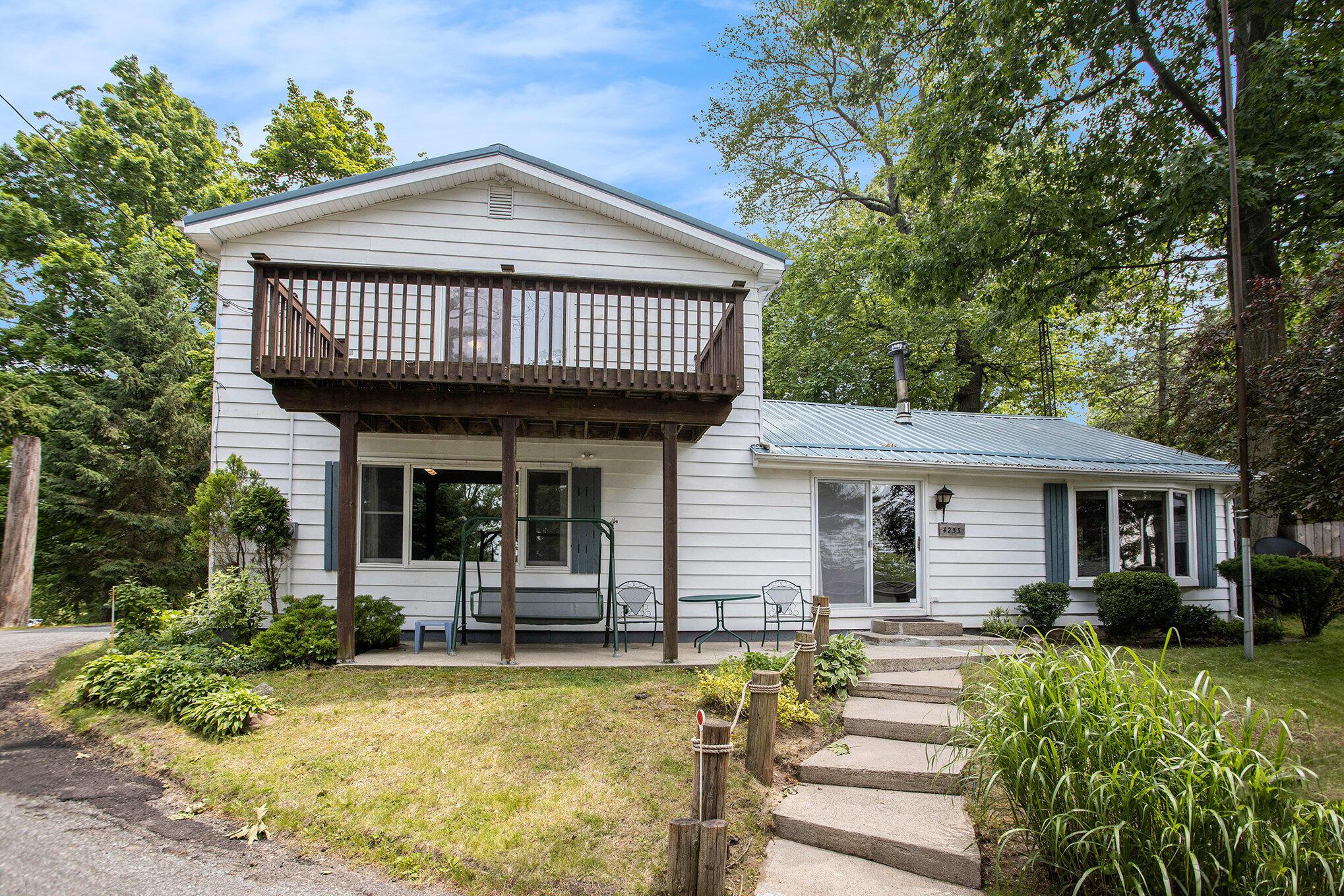 Image 4: Listing Agent Clint Maki 616-227-4887 (3