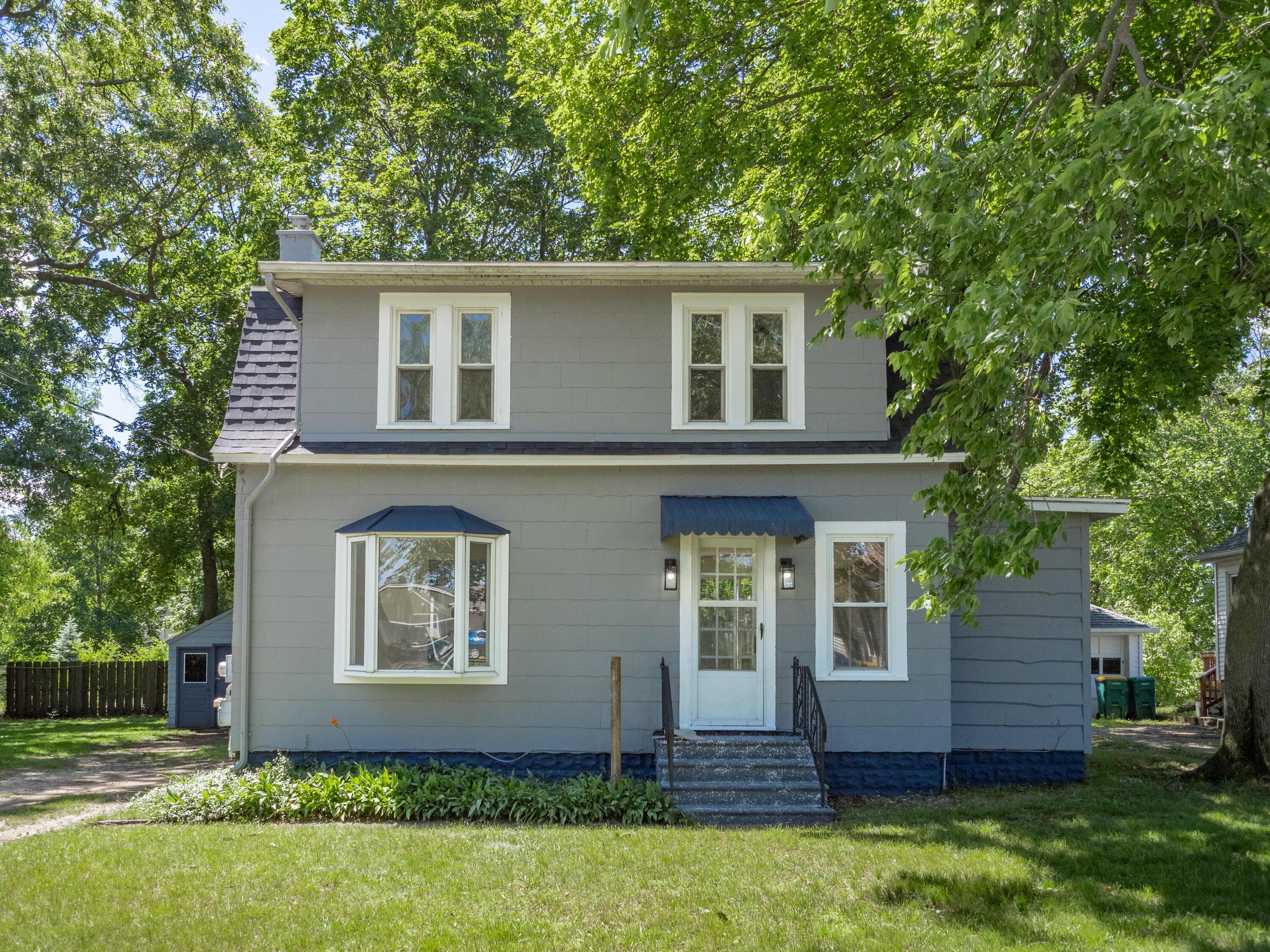 Image 2: 2206 Clarence Dr-102