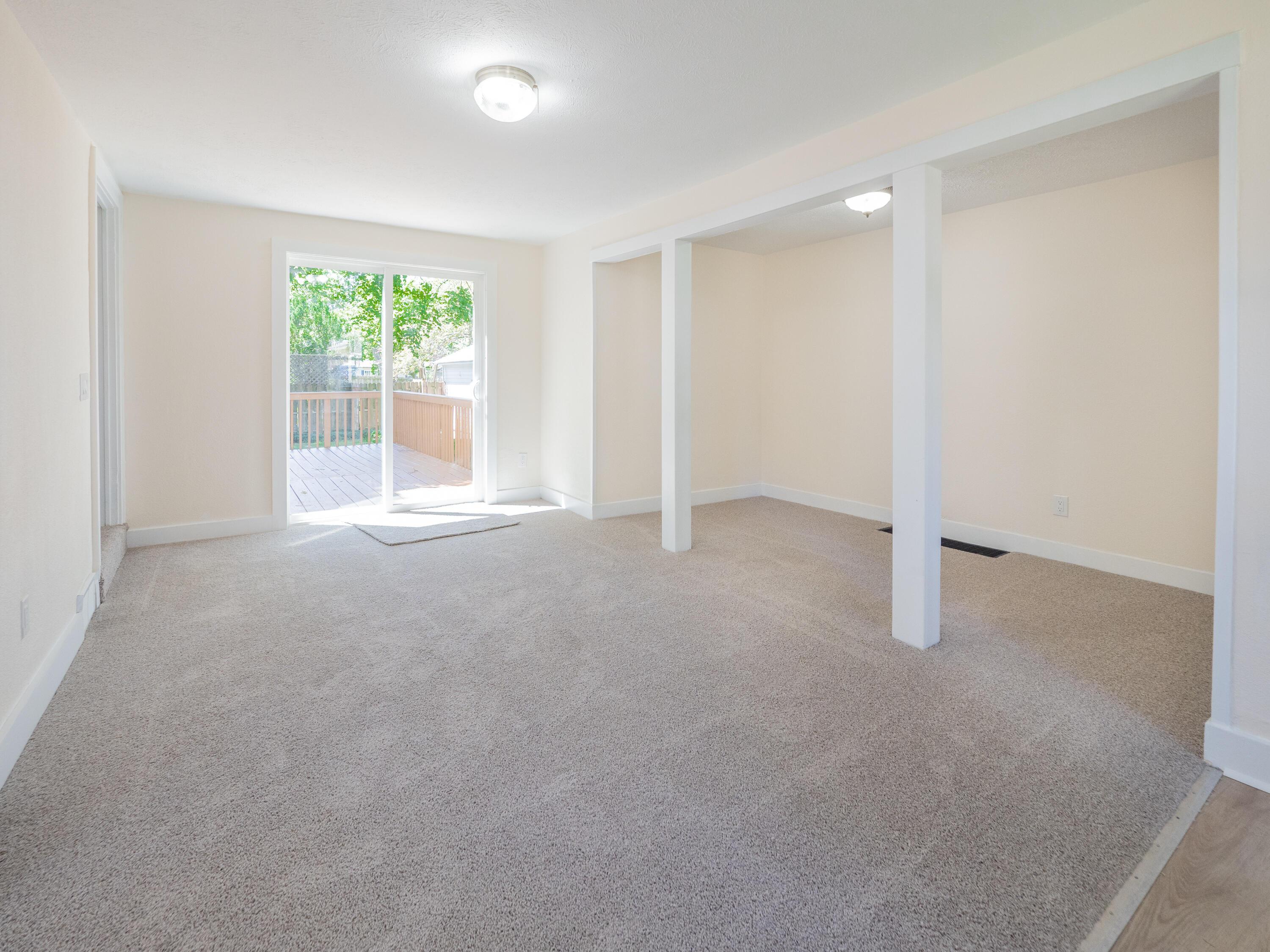 Image 4: 2206 Clarence Dr-104