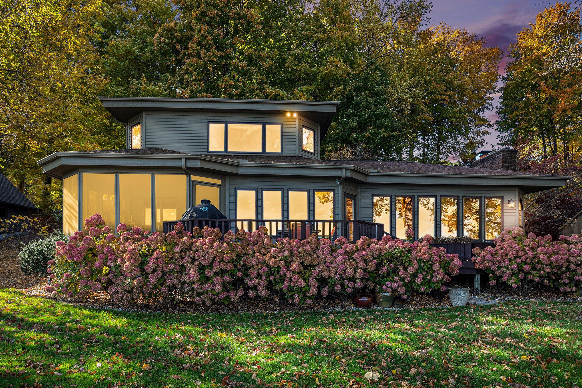 Image 1: 10800 S Interlaken