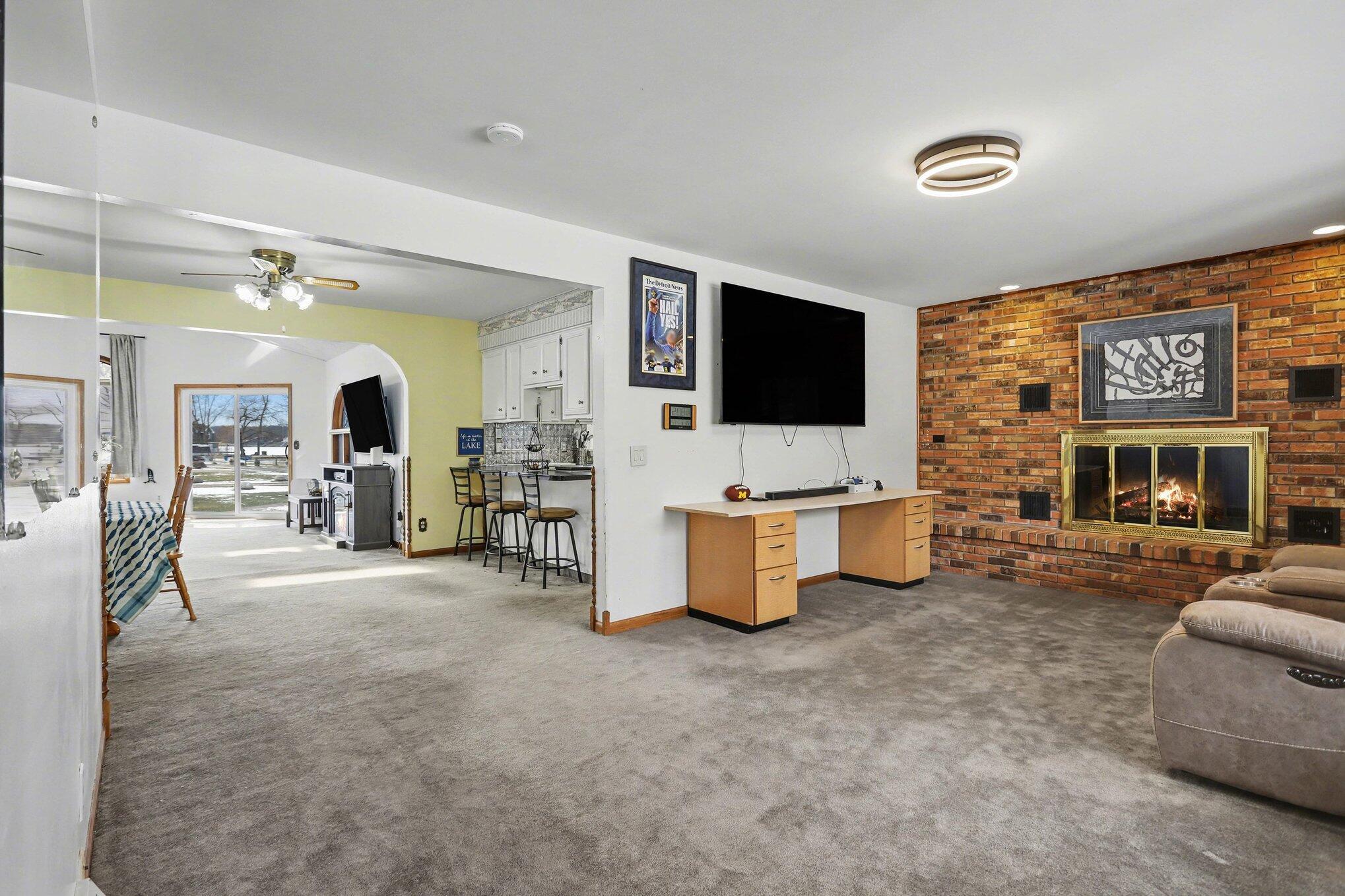 Image 4: 21093 North Ave