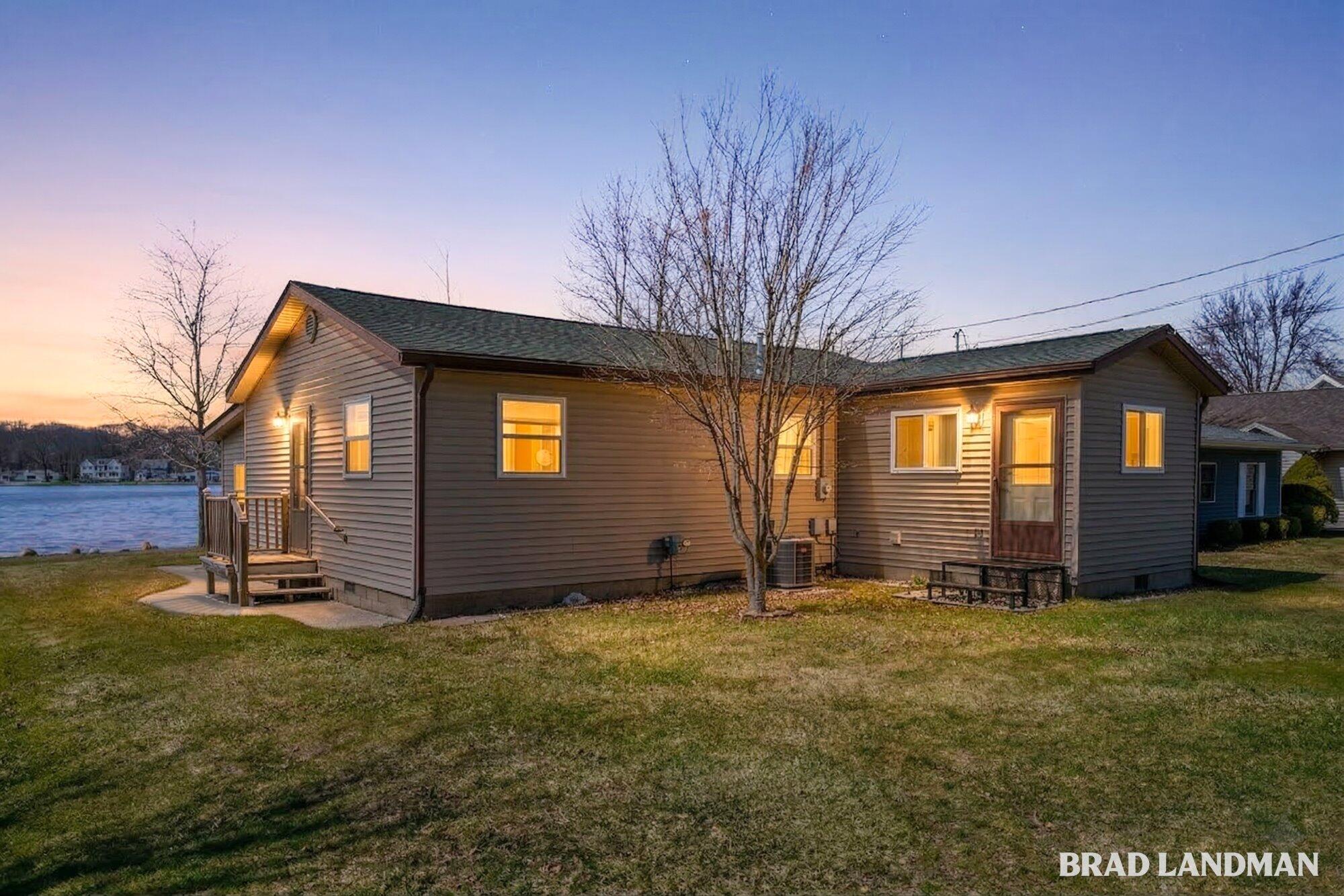 Image 1: 01-WM1980parkerextredte-1