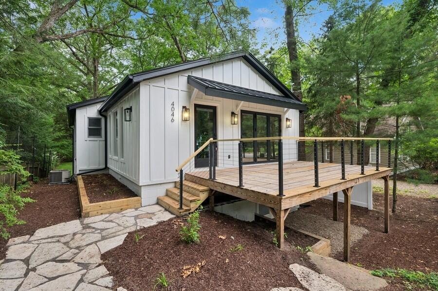 Image 2: 85DB6548-70BF-45C3-946C-2E3382EA8C91