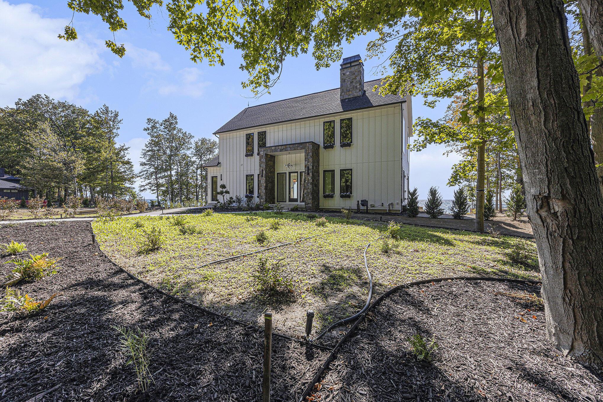 Image 4: Front of Home