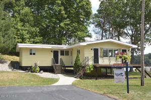 1843 Leverich Lane