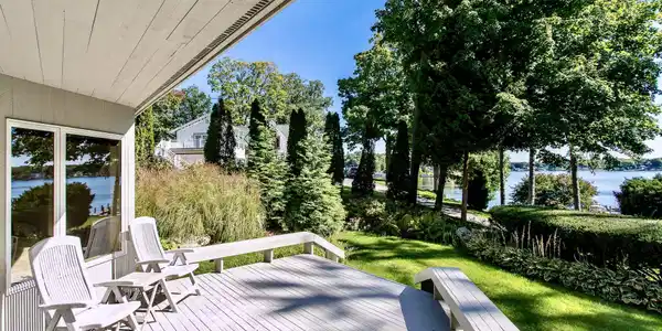 17676 W Spring Lake