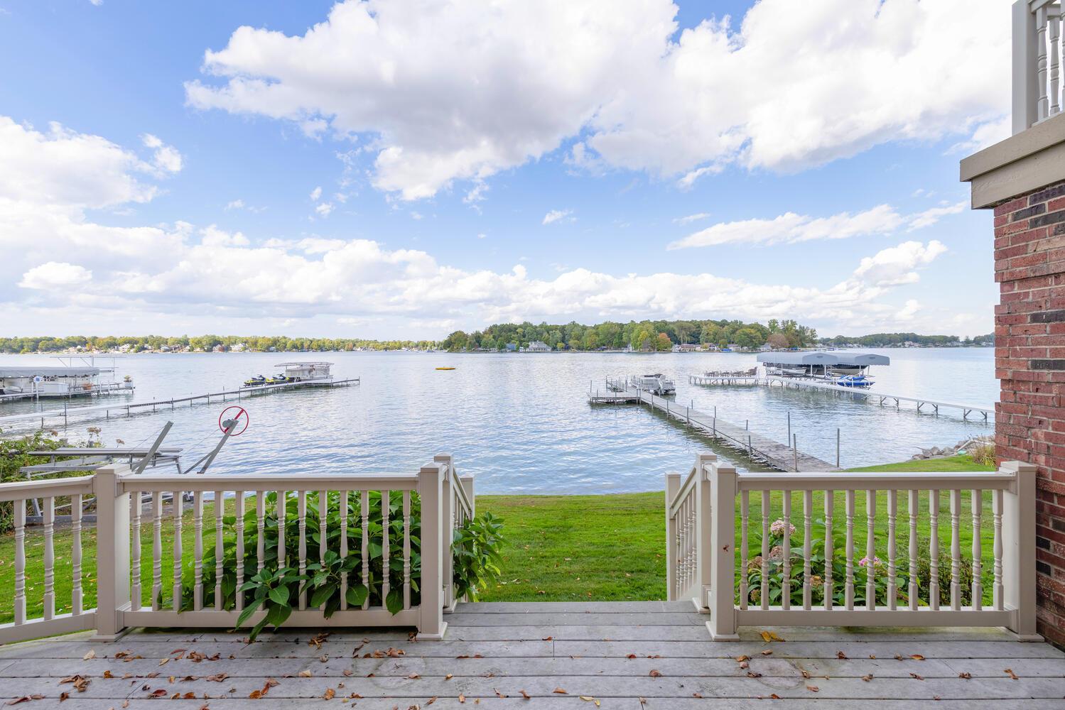 Image 2: 21344 Carlton Ave Cassopolis-large-002-0