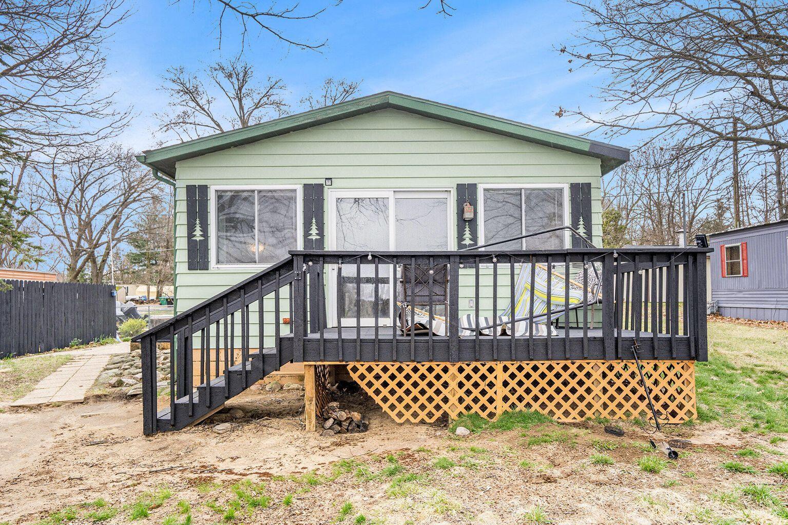 Image 1: Lakeshore 5