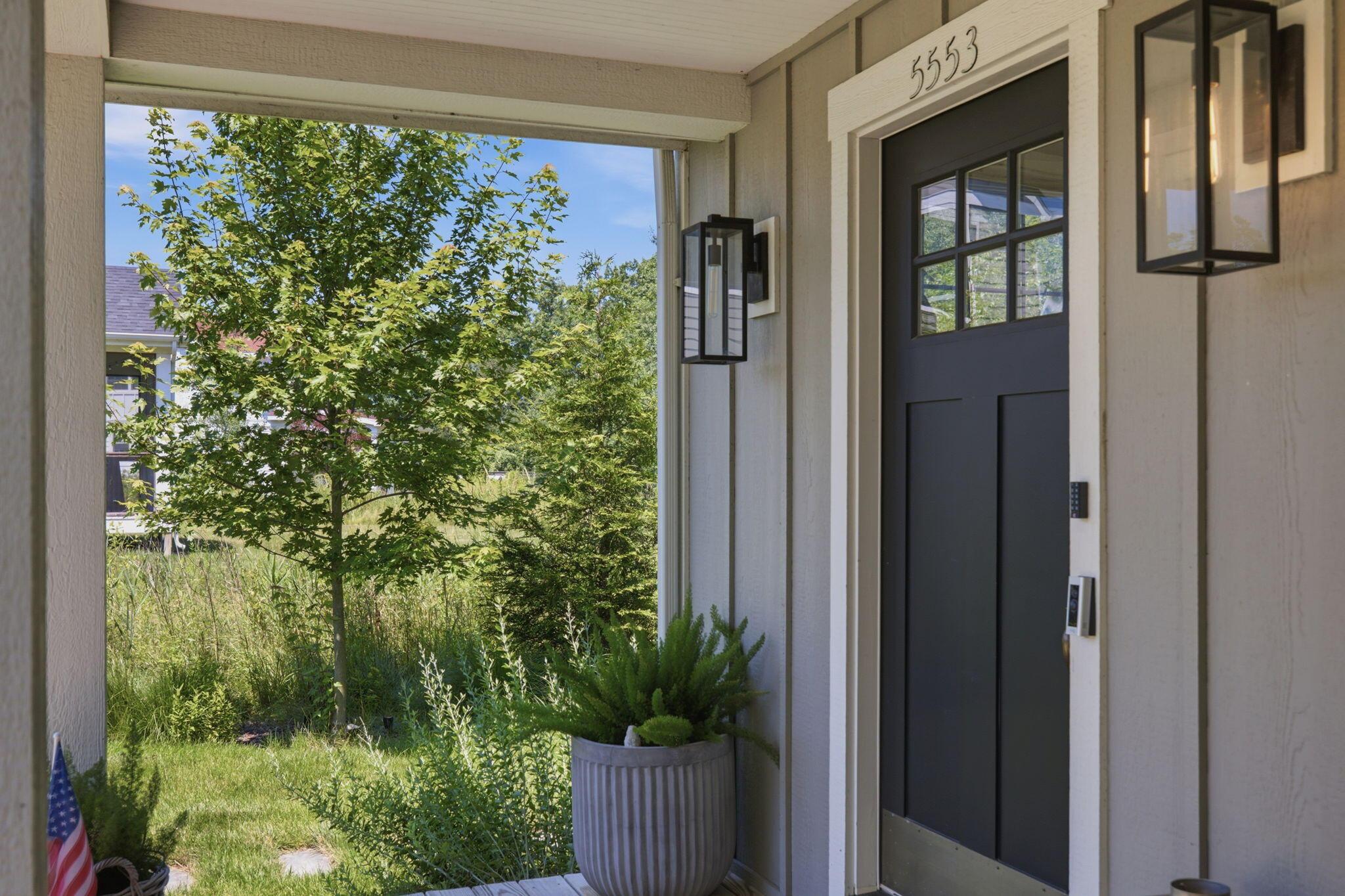 Image 3: Front Entry