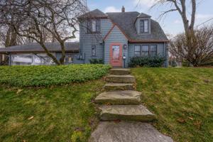 2301 Lake Shore