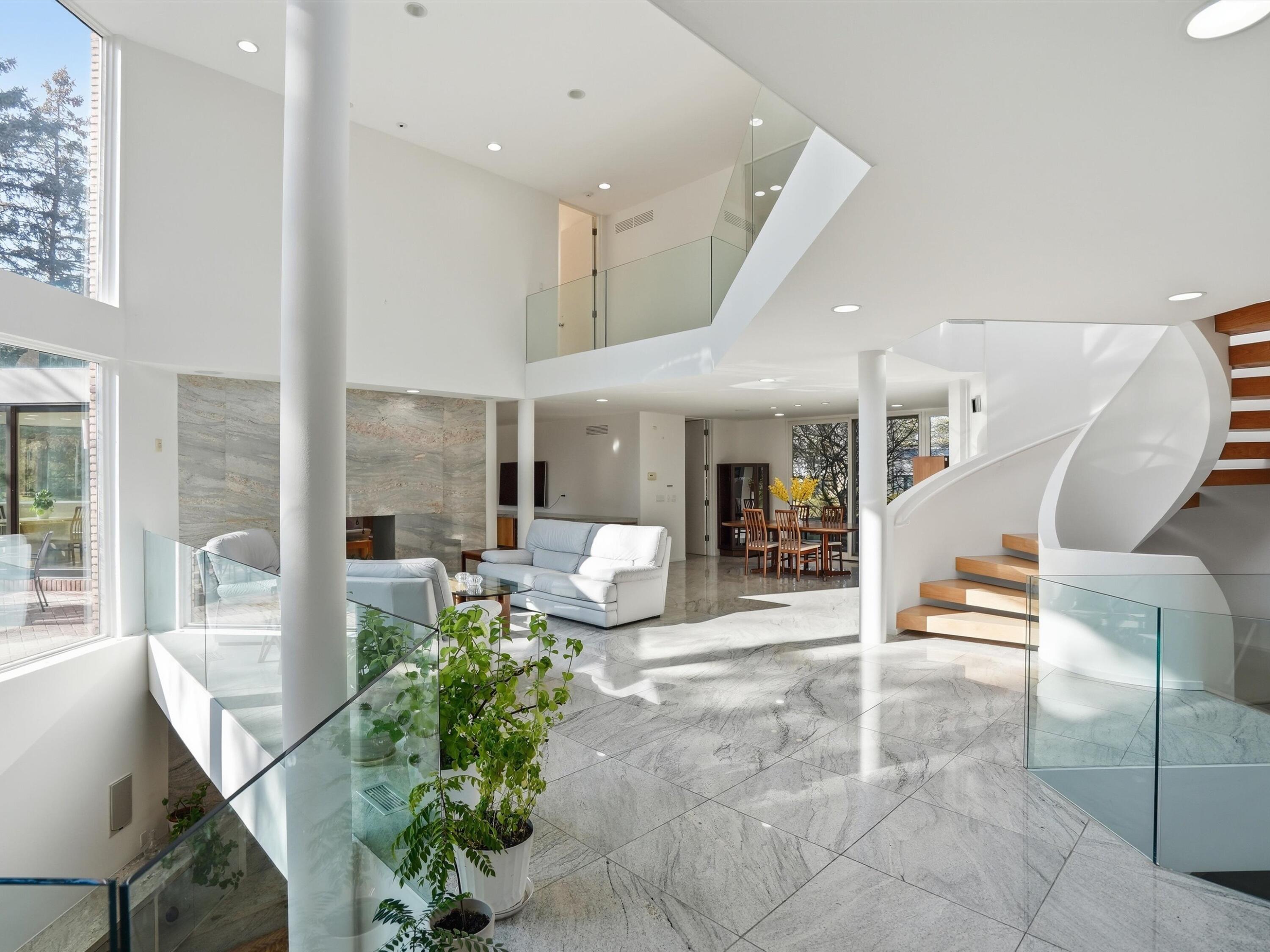 Image 2: 030-DSC03302