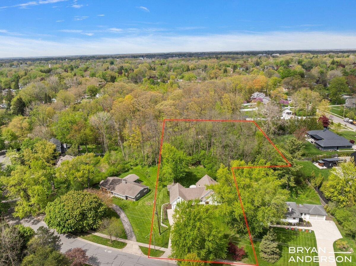 Image 2: 2925 Reeds Lake Blvd SE WM-17 Lot Line