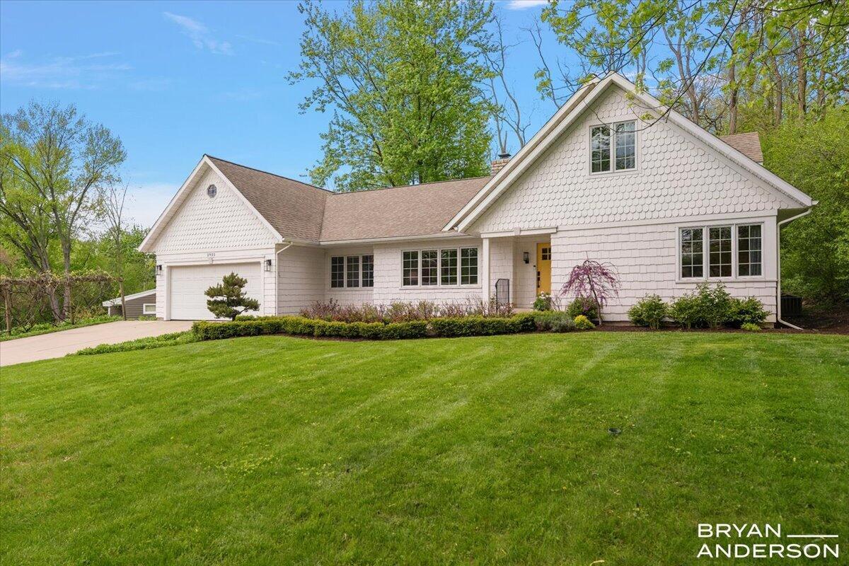 Image 4: 091-2925 Reeds Lake Blvd SE WM-13