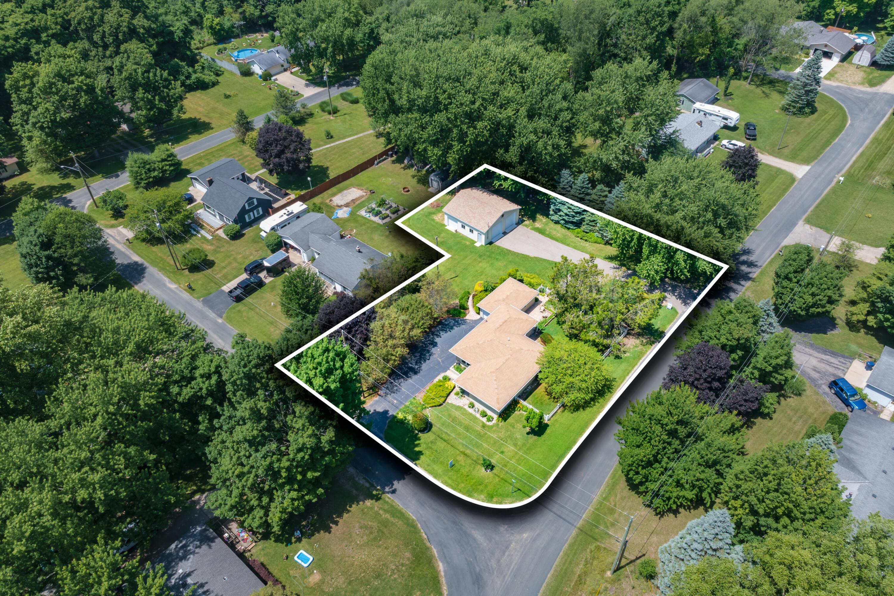 Image 3: LC - Apple Ln 68334 Benton Harbor 49022-