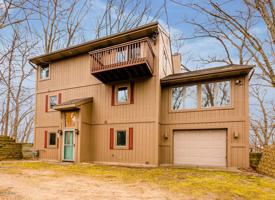 9129 Woodland Drive