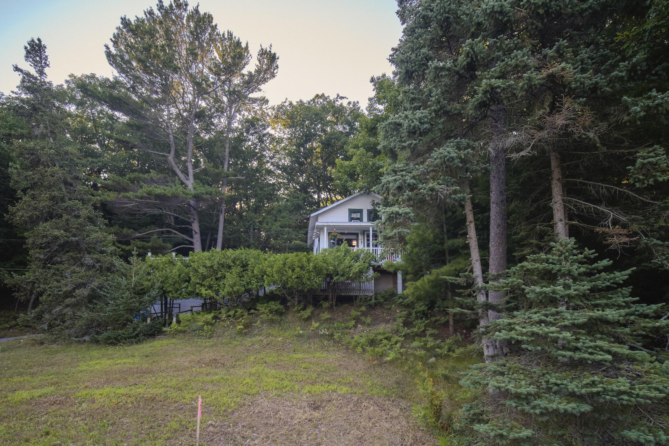Image 4: 8368_Portage_Point_Dr-78