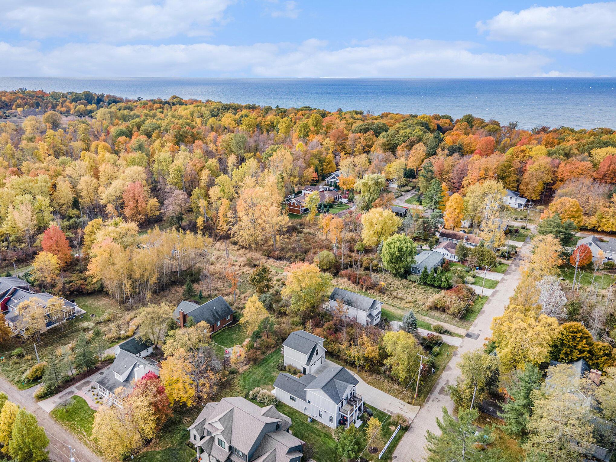 Image 3: So close to Lake Michigan