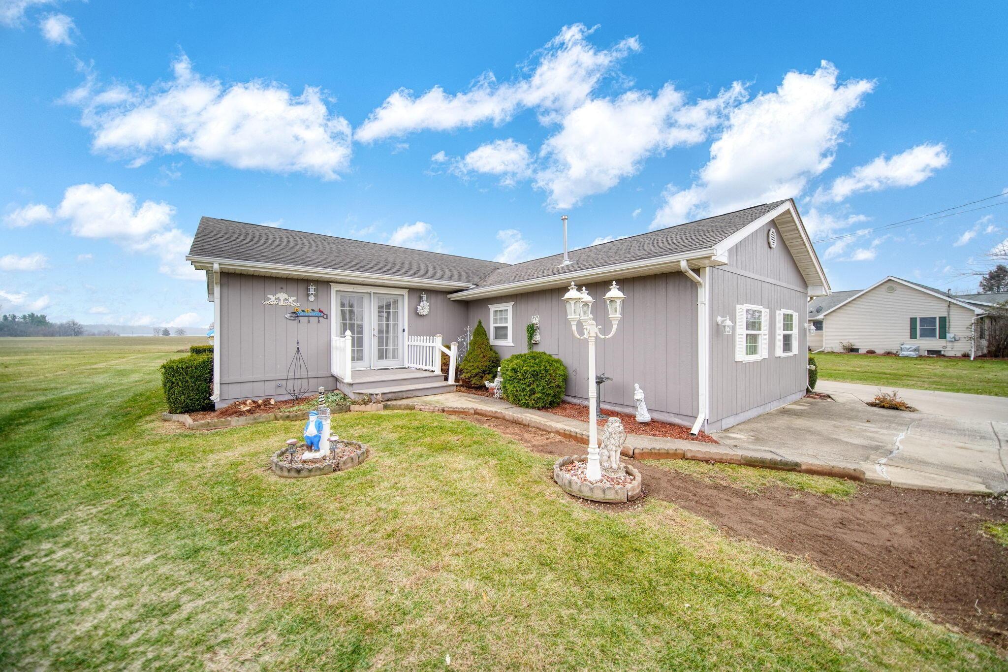 Image 2: 3-web-or-mls-DSC02497_HDR