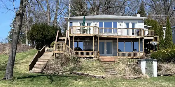 4923 Lakefront Drive