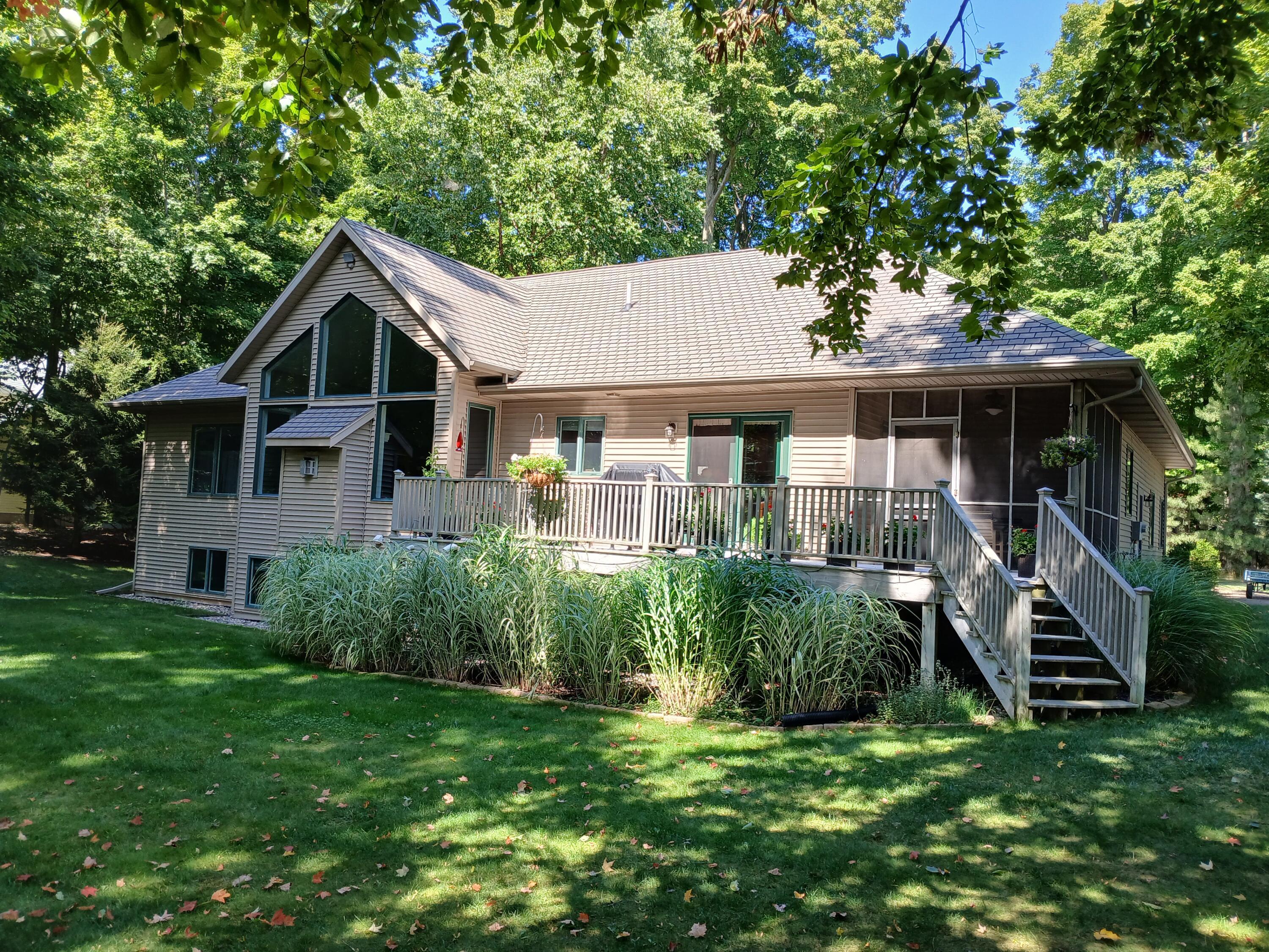 Image 2: Back of House