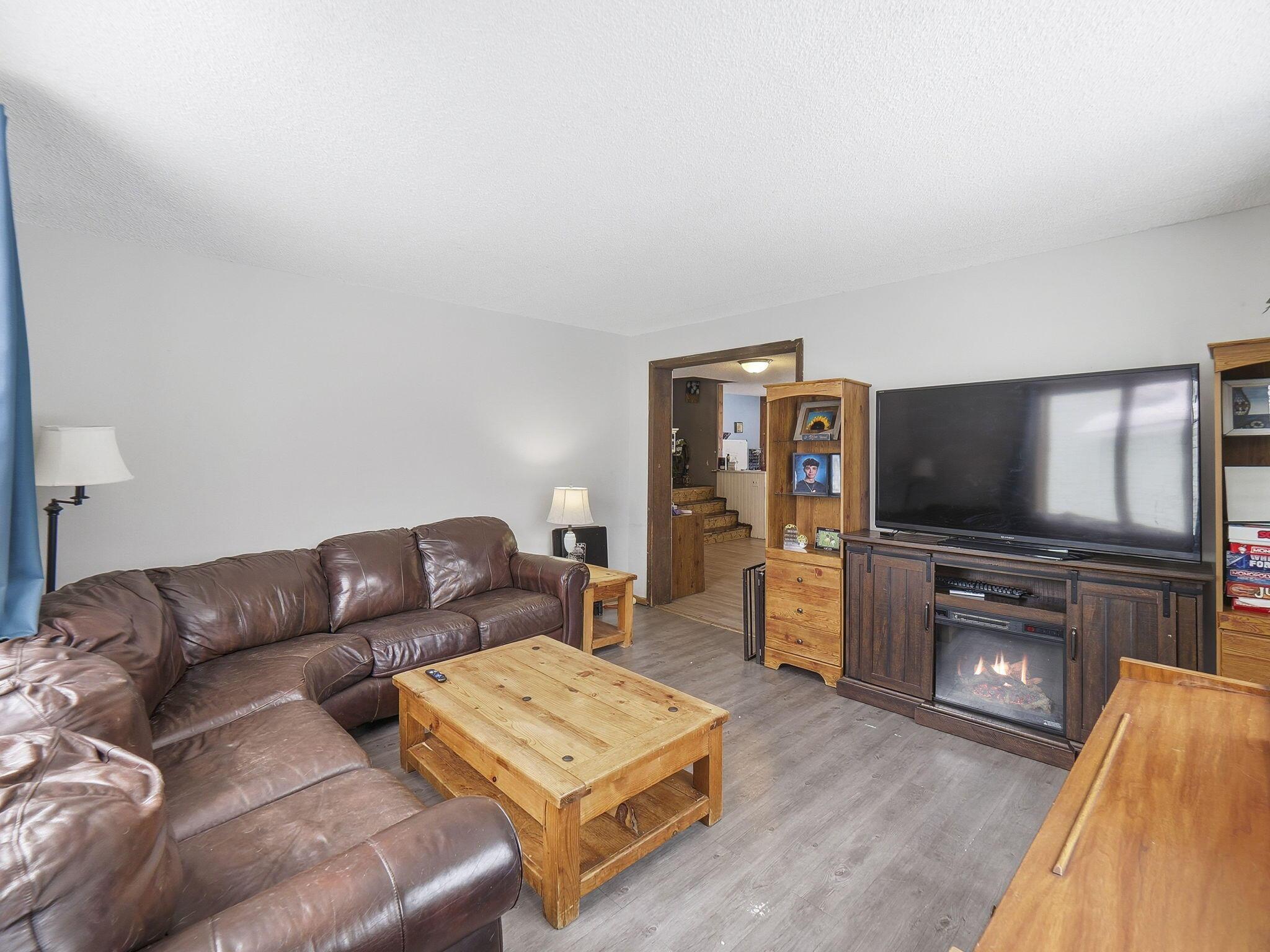 Image 3: 7-web-or-mls-P1290007