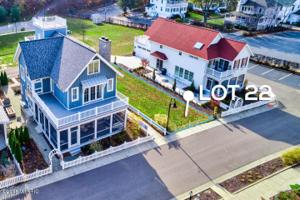 2400 Interlake Walk