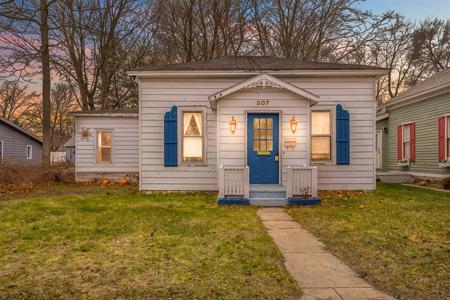 307 N Robert