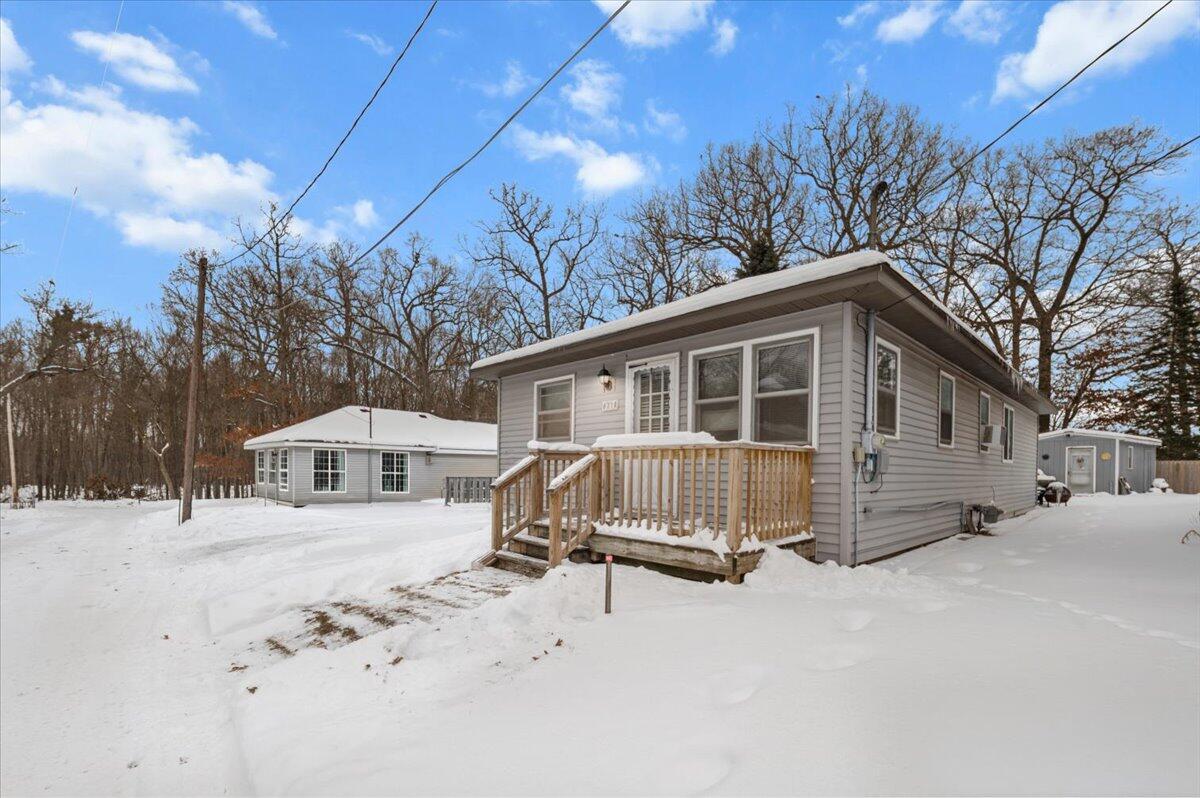 Image 3: 07-Exterior 04