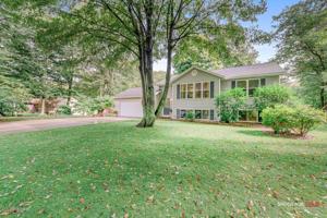 3392 Hollywood Drive