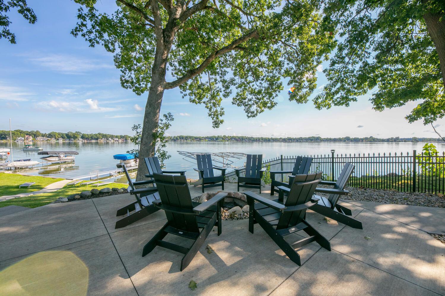 Image 4: 23876 S Shore Dr Edwardsburg-large-004-0