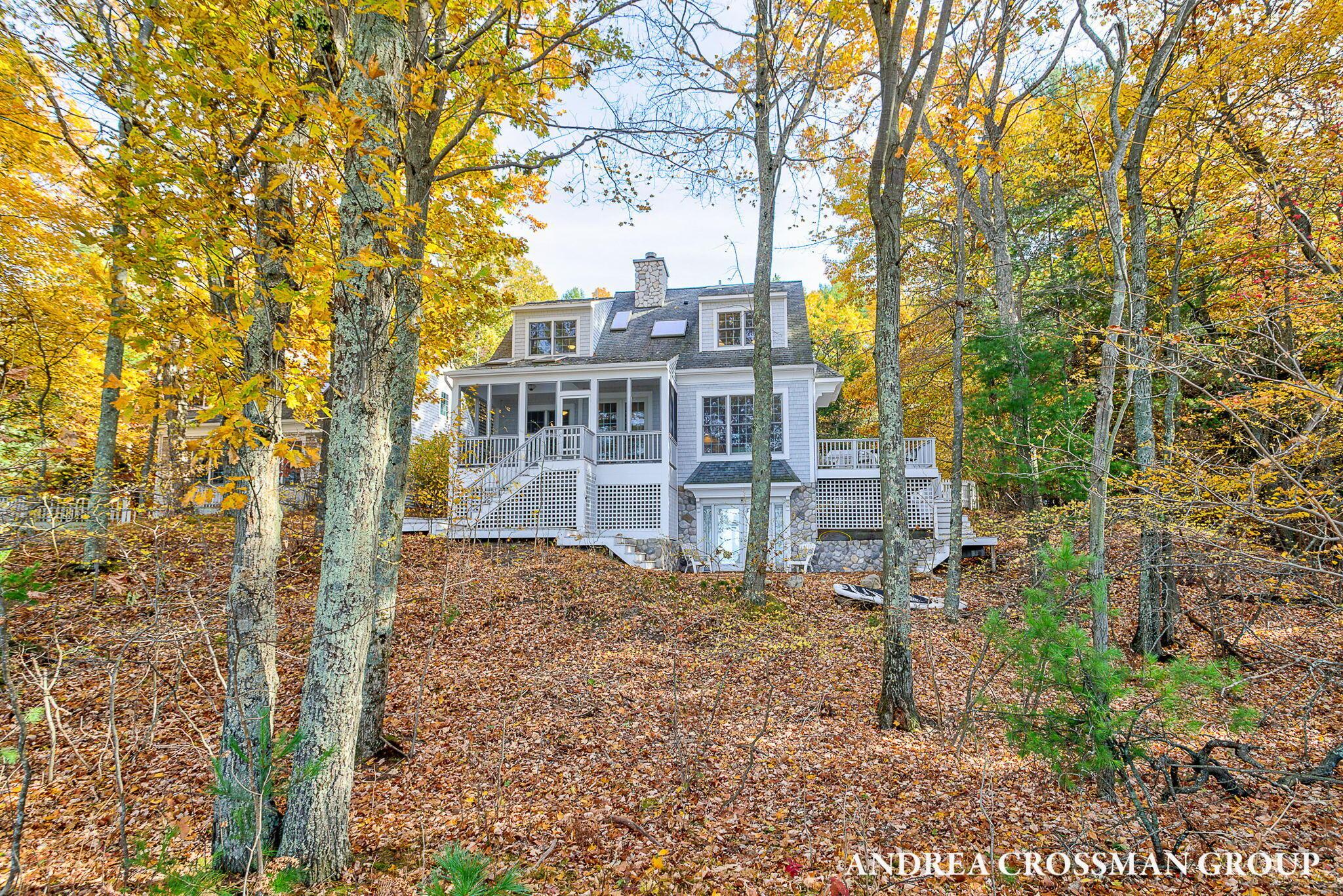 Image 2: 90-web-or-mls-1775-s-glen-rd