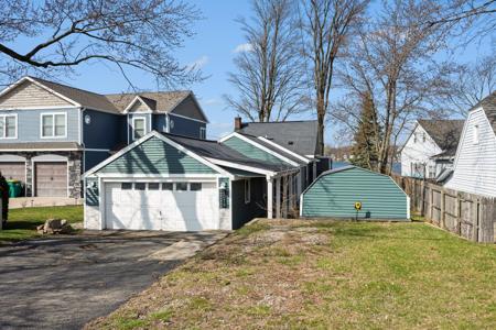 2019 Lakeview Drive
