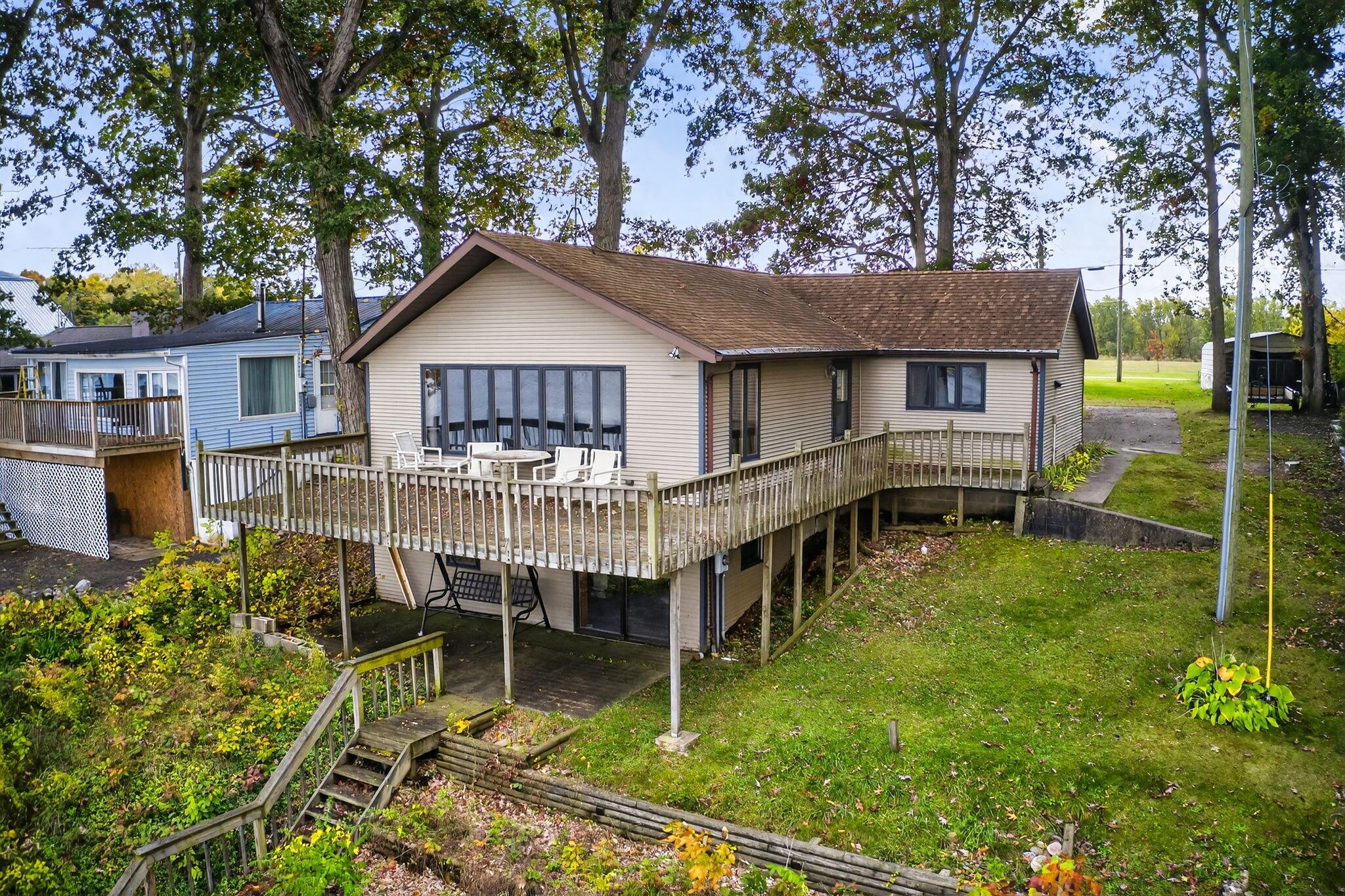 Image 1: 48168 70th Ave-44